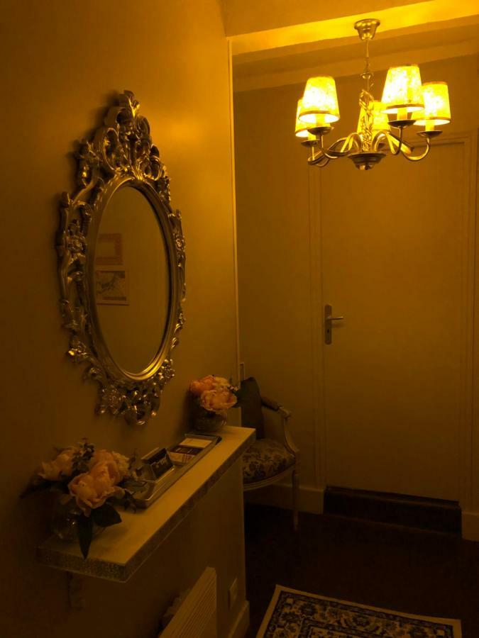 Bienvenue Au Petit Bonheur Daire Honfleur Dış mekan fotoğraf