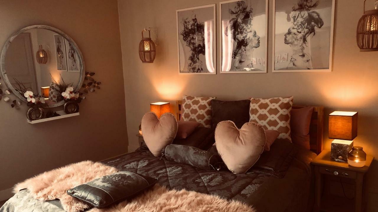 Bienvenue Au Petit Bonheur Daire Honfleur Dış mekan fotoğraf