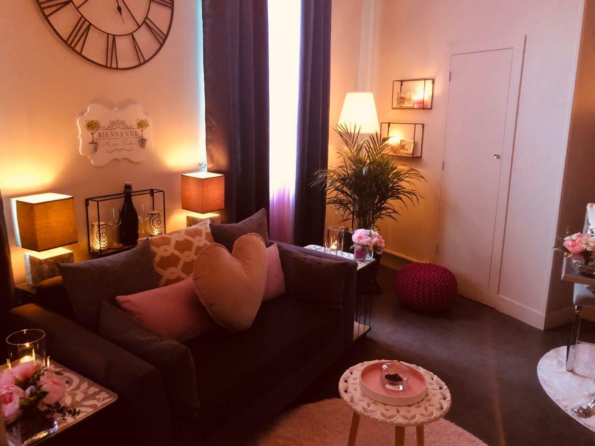 Bienvenue Au Petit Bonheur Daire Honfleur Dış mekan fotoğraf