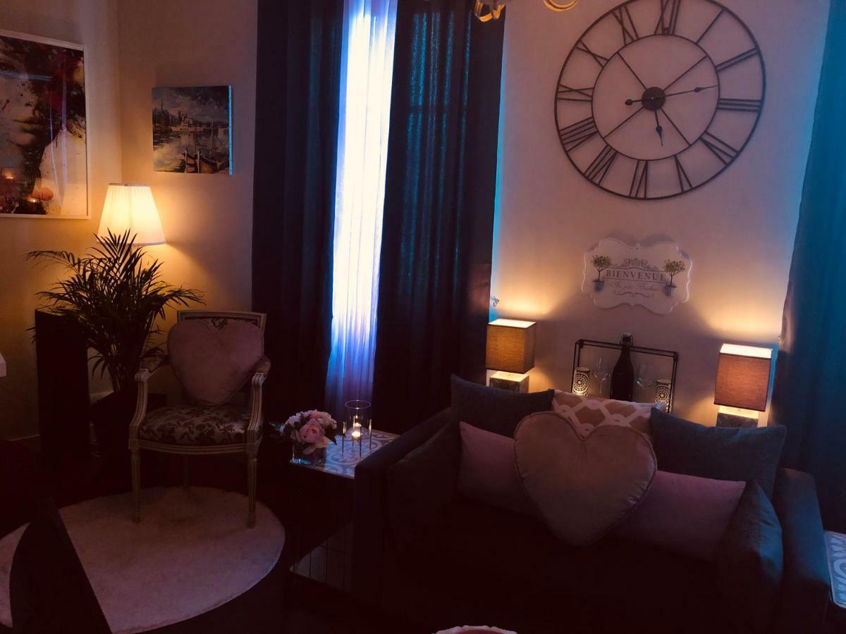 Bienvenue Au Petit Bonheur Daire Honfleur Dış mekan fotoğraf